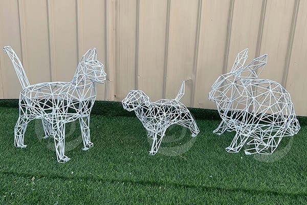 Custom White Wireframe Animal Sculptures – Stainless Steel Cat, Dog & Rabbit Decor for Indoor & Outdoor Spaces